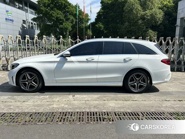 Mercedes-Benz Class C (imported) 2022 Белый из Китая