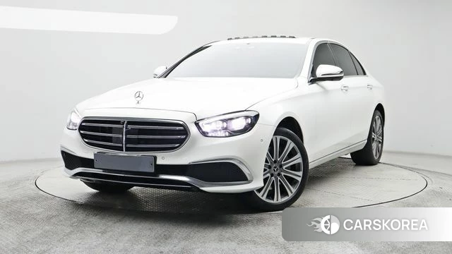 Mercedes-Benz E-Class W213 2023 Белый из Кореи