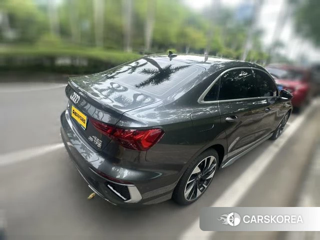 Audi A3 2024 Темно-серый из Китая