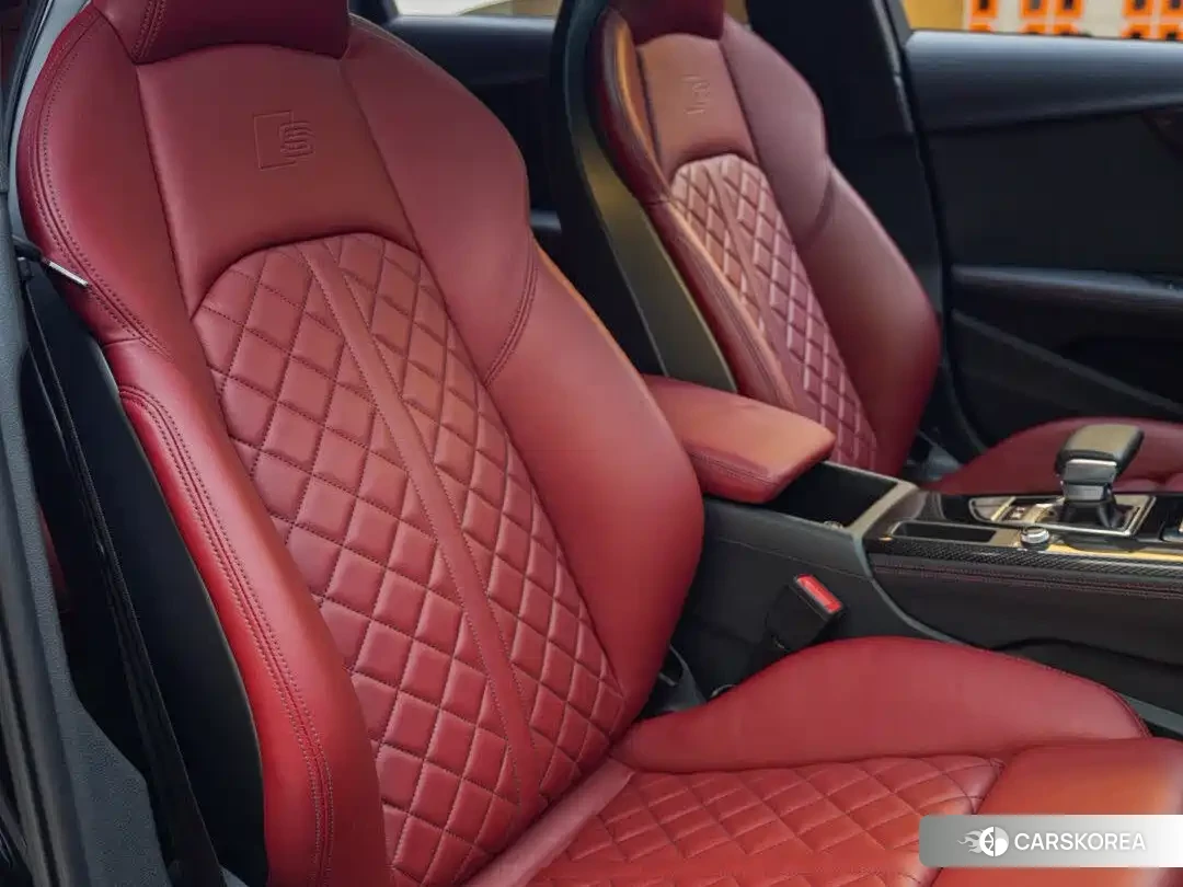 Audi S4 2023 Черный из Китая