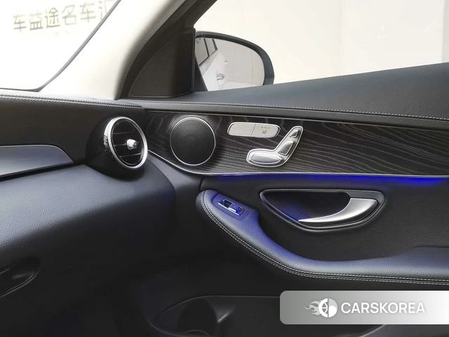 Mercedes-Benz Class C 2021 Белый из Китая