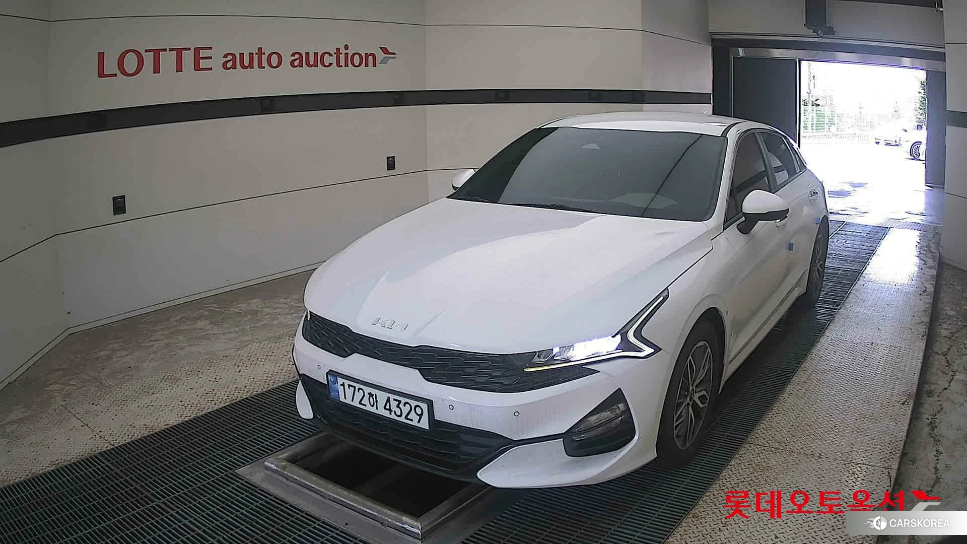 Kia K5 2022 Snow White Pearl (optional) из Кореи