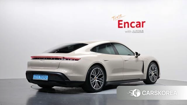 Porsche Taycan 2023 Цвет тростника из Кореи