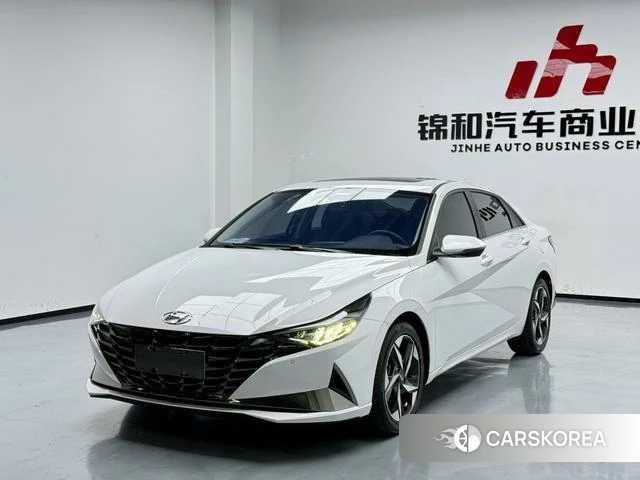Hyundai Elantra 2023 Белый из Китая