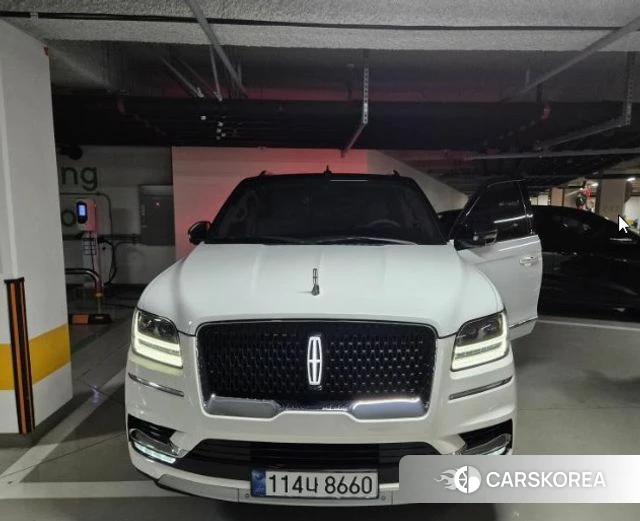 Lincoln Navigator 4th generation 2021 Белый из Кореи