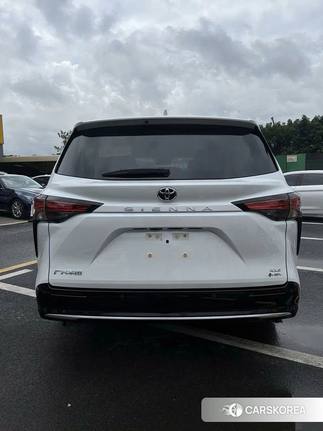 Toyota Saina 2026 Белый из Китая