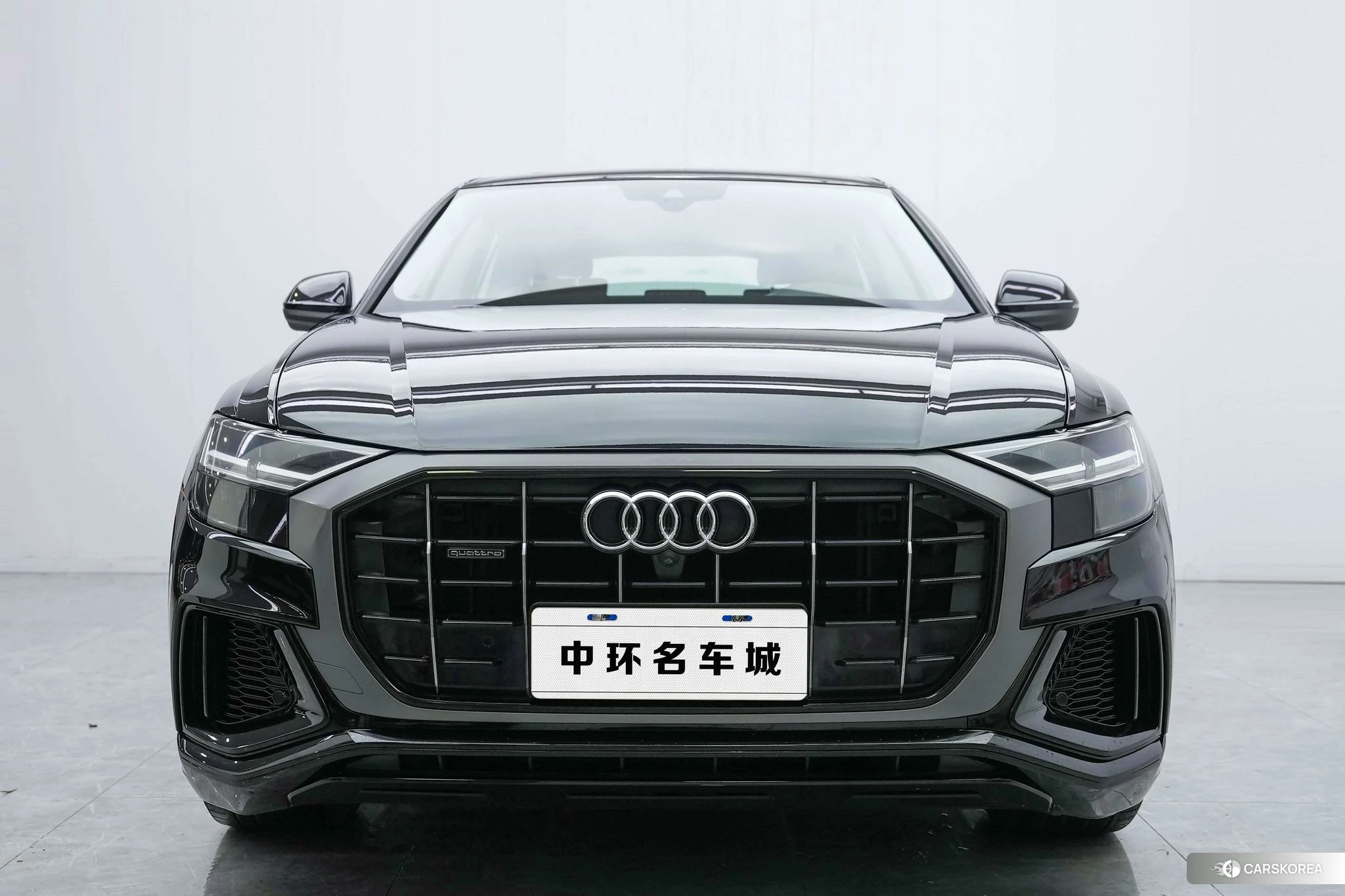 Audi Q8 2020 Черный из Китая