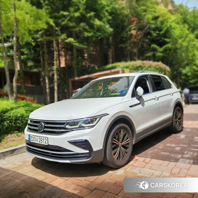 Volkswagen Tiguan second Generation 2022 Белый из Кореи