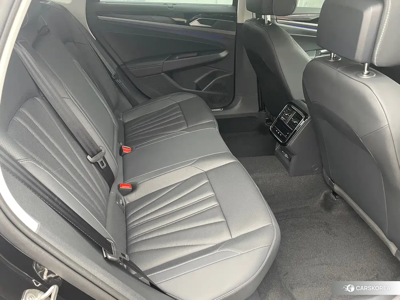 Volkswagen Passat 2026 Черный из Китая