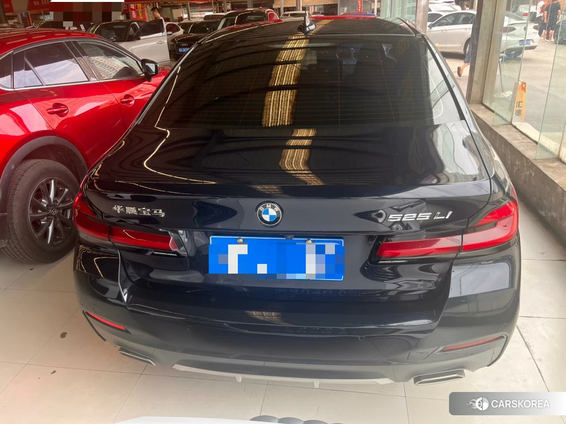BMW 5 series 2022 Черный из Китая