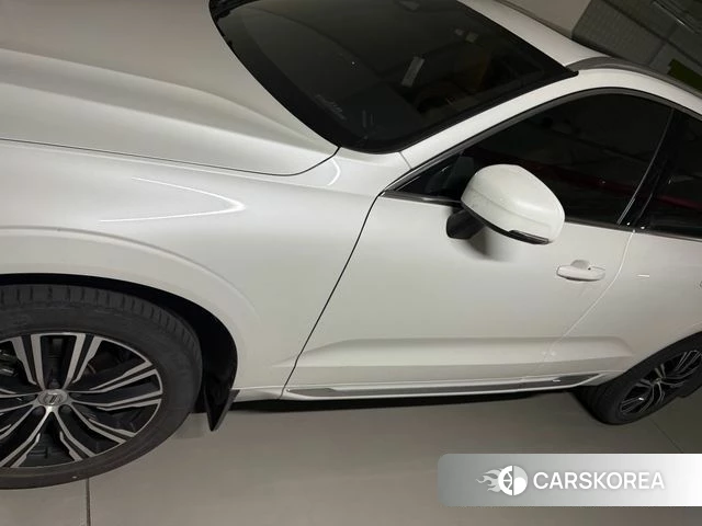 Volvo XC60 second Generation 2022 Белый из Кореи