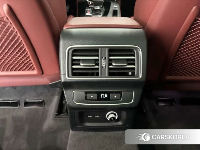 Audi Q5L 2025 Черный из Китая
