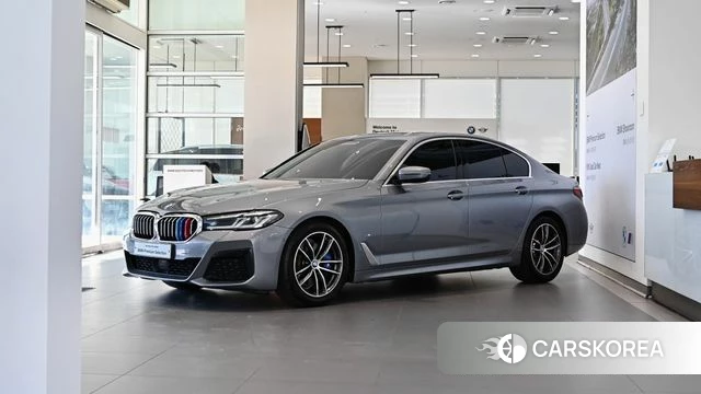 BMW 5 Series (G30) 2022 Серый из Кореи