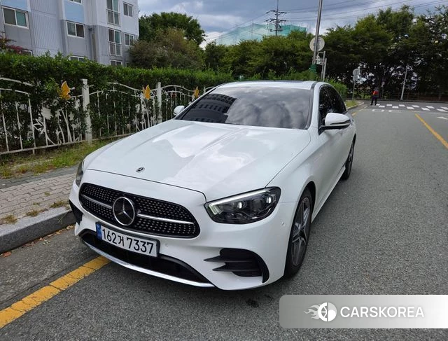 Mercedes-Benz E-Class W213 2022 Белый из Кореи