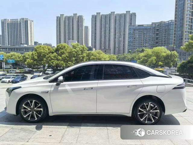 Aian AION S 2023 Белый из Китая