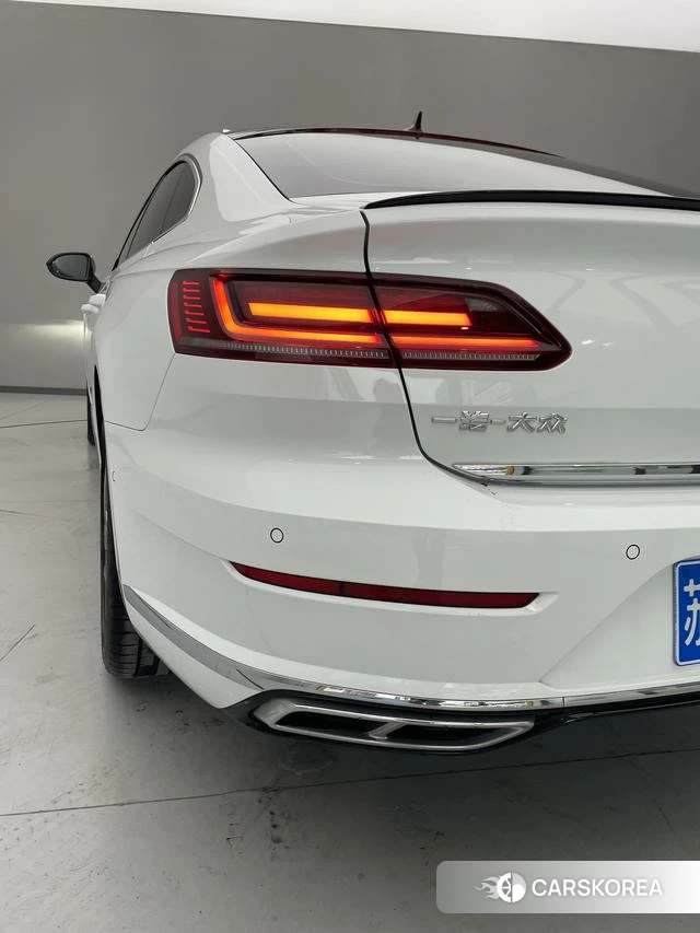 Volkswagen CC 2023 Белый из Китая