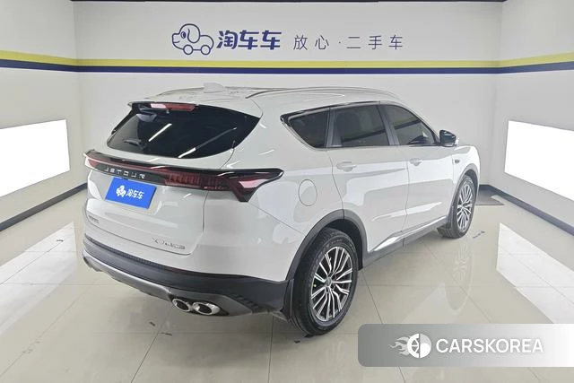 Jietu X70 PLUS 2025 Белый из Китая