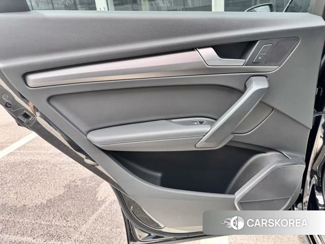 Audi Q5L 2022 Черный из Китая