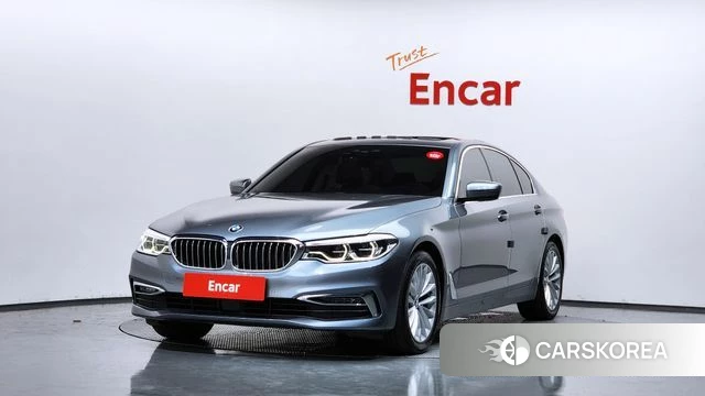 BMW 5 Series (G30) 2019 Серебристо-серый из Кореи