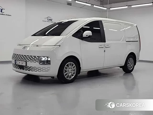 Hyundai Staria 2023 Белый из Кореи