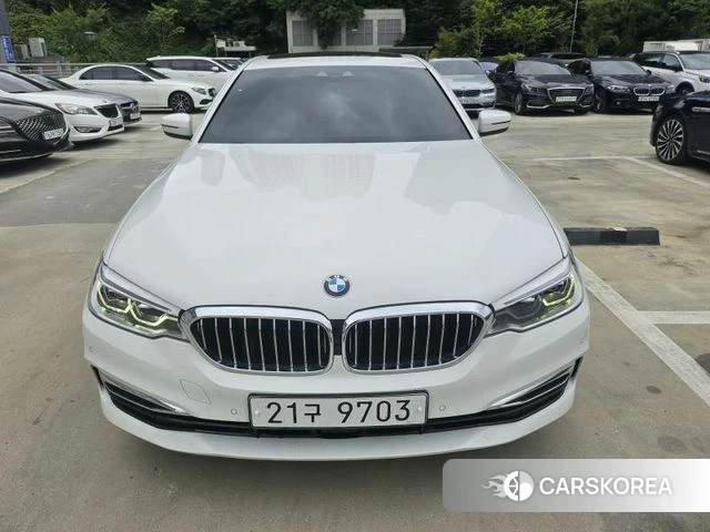 BMW 5 Series (G30) 2018 Белый из Кореи