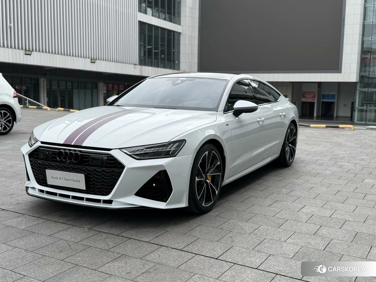 Audi A7 2022 Белый из Китая