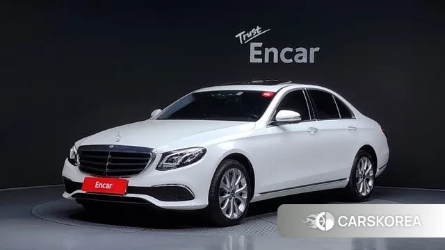Mercedes-Benz E-Class W213 2018 Белый из Кореи