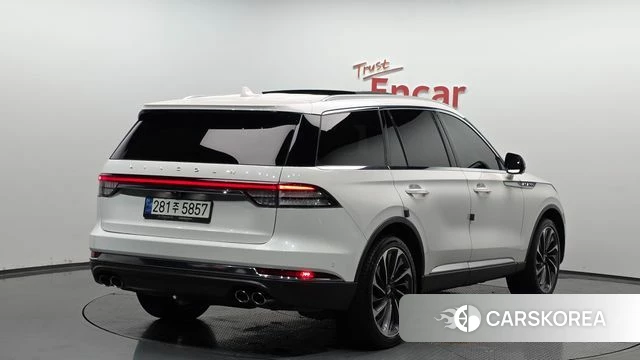 Lincoln Aviator 2nd generation 2021 Белый из Кореи