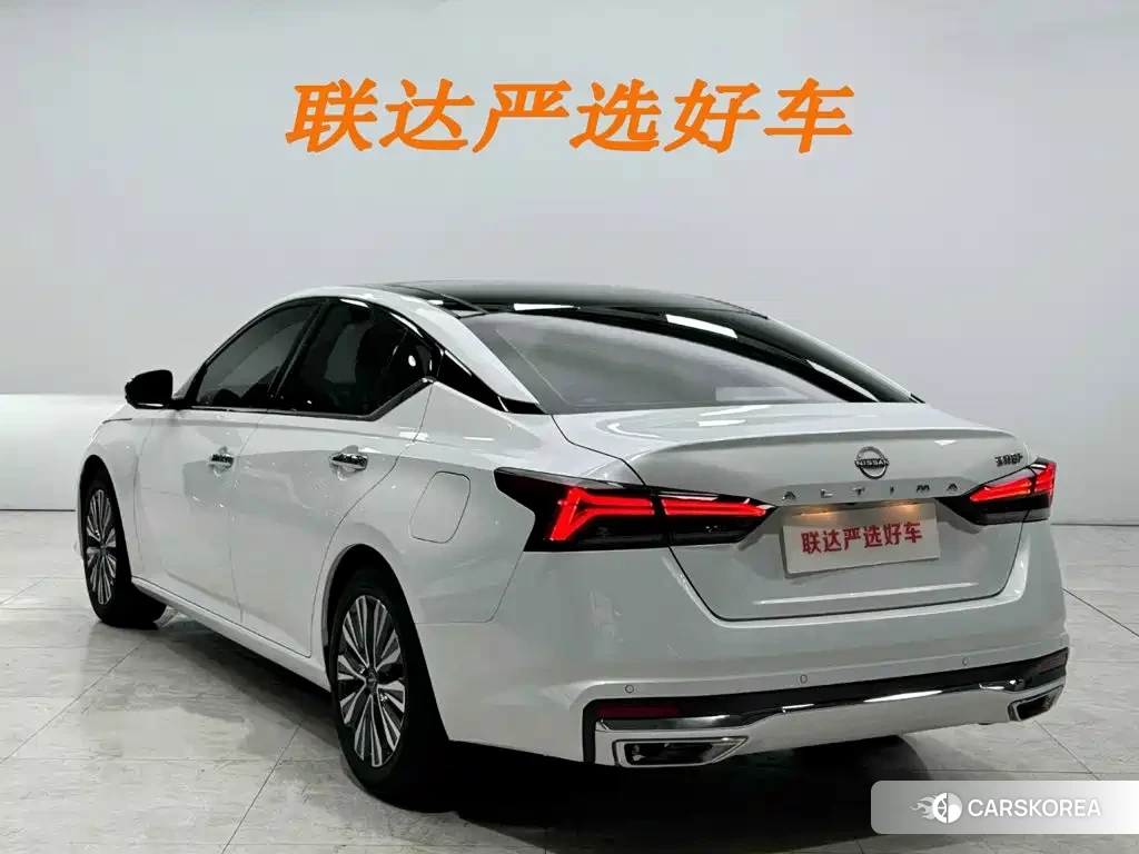 Nissan Altima 2023 Белый из Китая
