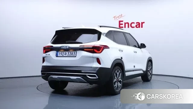 Kia Seltos 2022 Белый из Кореи