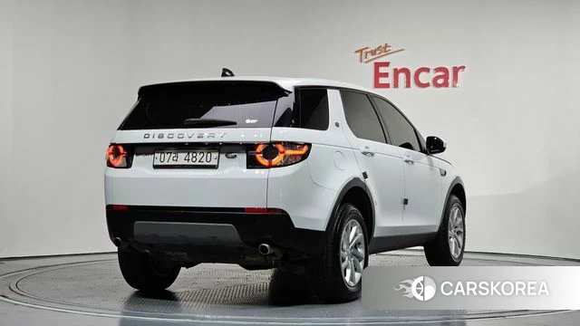 Land Rover Discovery Sports 2018 Белый из Кореи