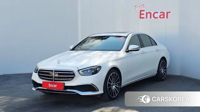 Mercedes-Benz E-Class W213 2021 Белый из Кореи