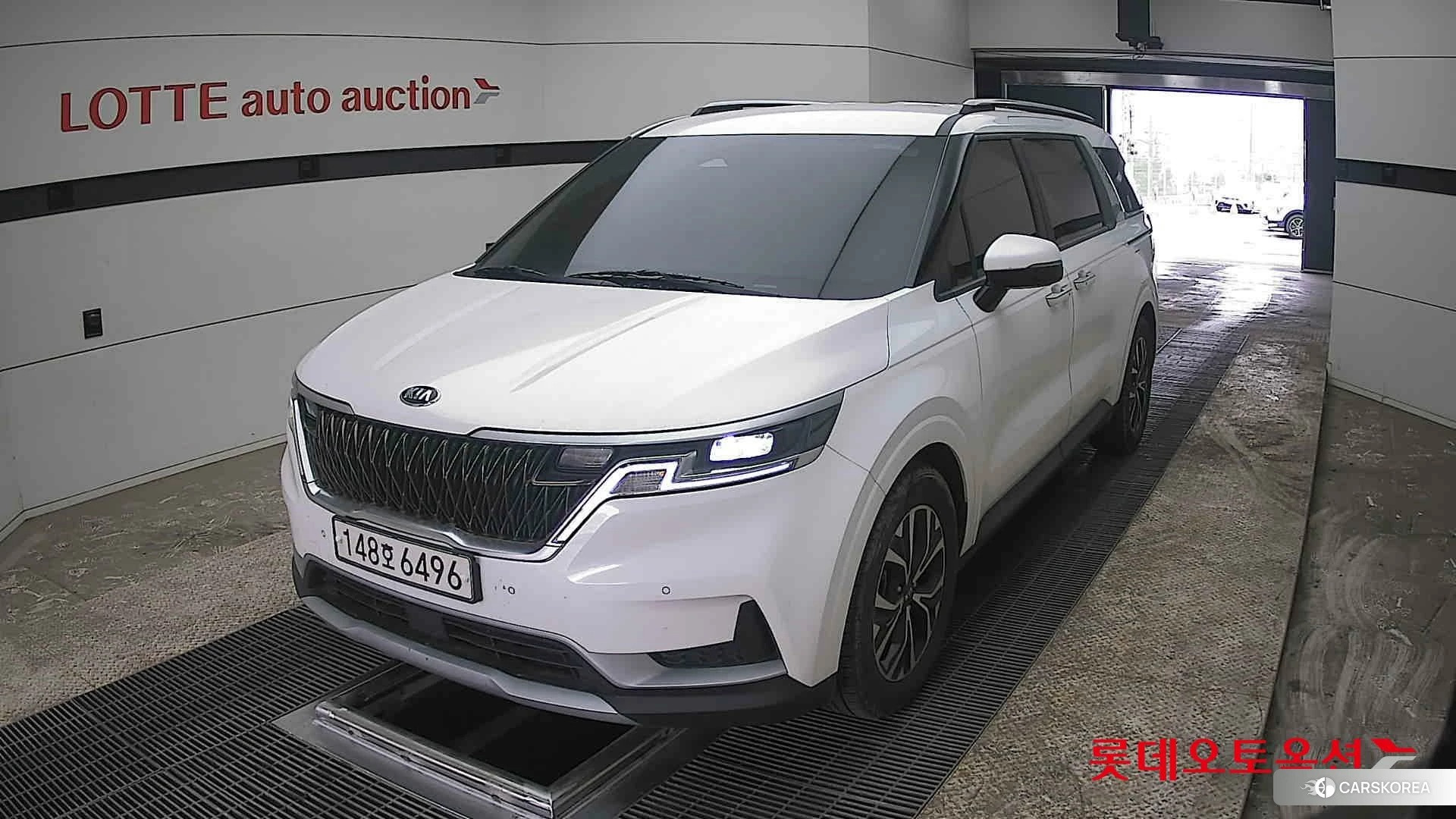 Kia Carnival 2021 Snow White Pearl (optional) из Кореи