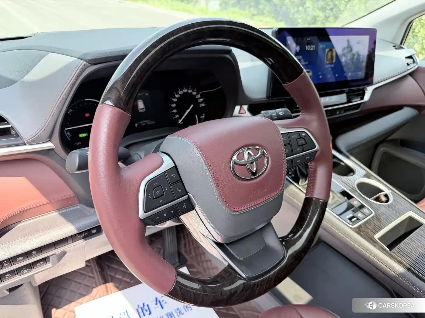 Toyota Sienna 2022 Черный из Китая