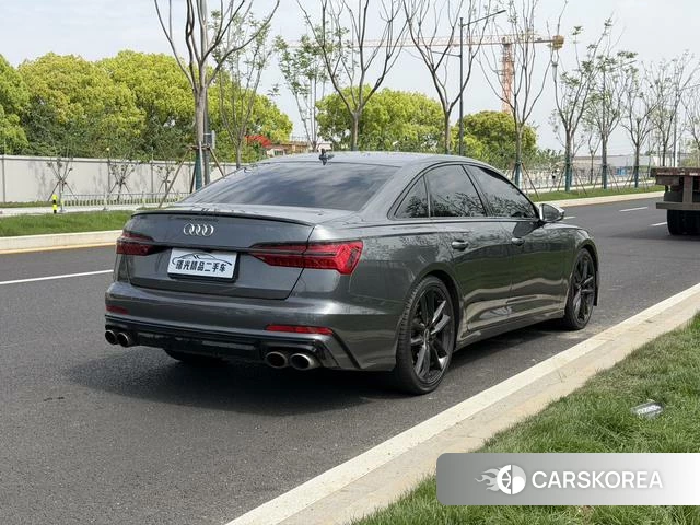 Audi S6 2022 Серебристо-серый из Китая