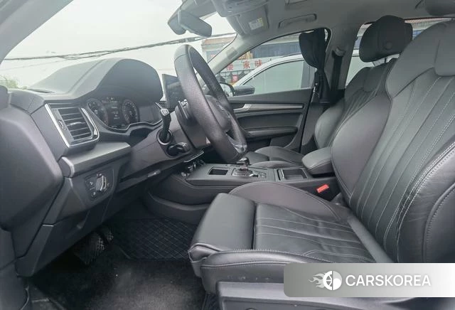 Audi Q5L 2023 Черный из Китая