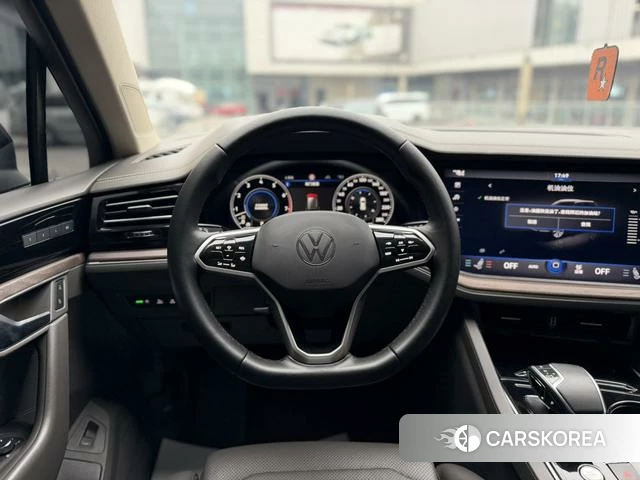 Volkswagen Touareg 2021 Черный из Китая