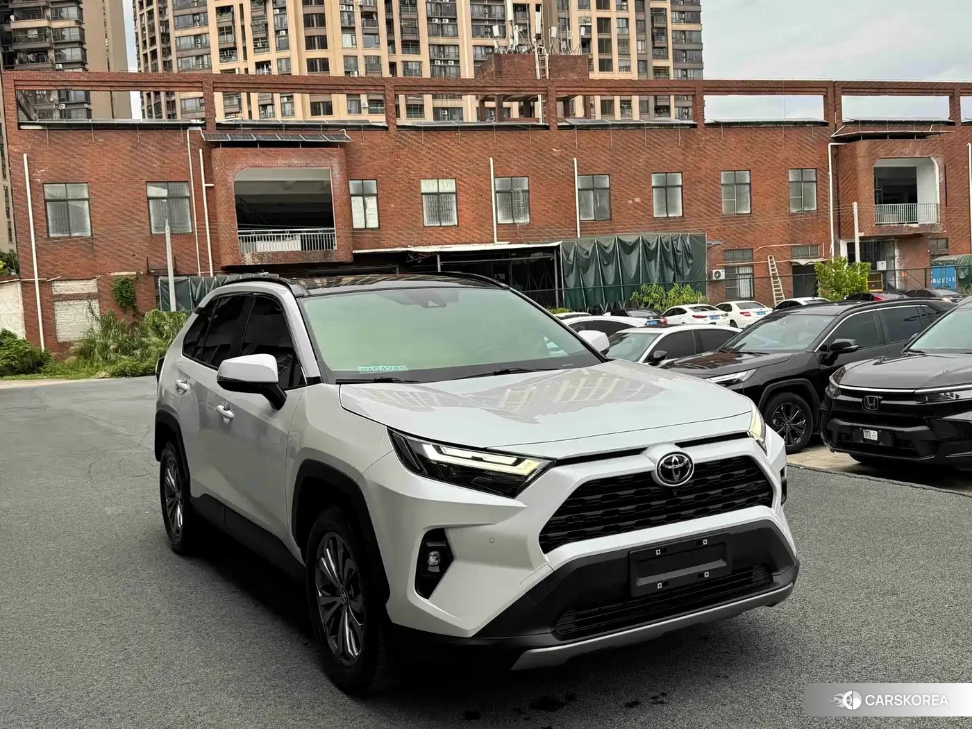 Toyota RAV4 2024 Белый из Китая
