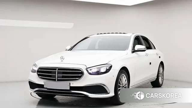 Mercedes-Benz E-Class W213 2021 Белый из Кореи
