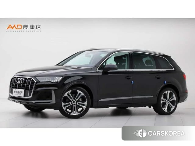 Audi Q7 2021 Черный из Китая