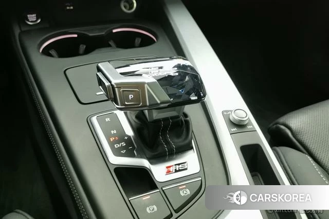 Audi A4L 2022 Белый из Китая