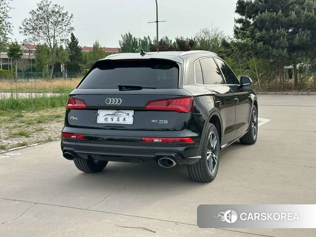 Audi Q5L 2019 Черный из Китая