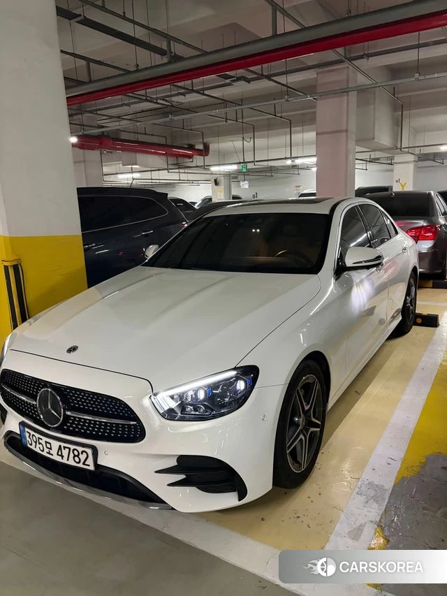 Mercedes-Benz E-Class W213 2023 Белый из Кореи