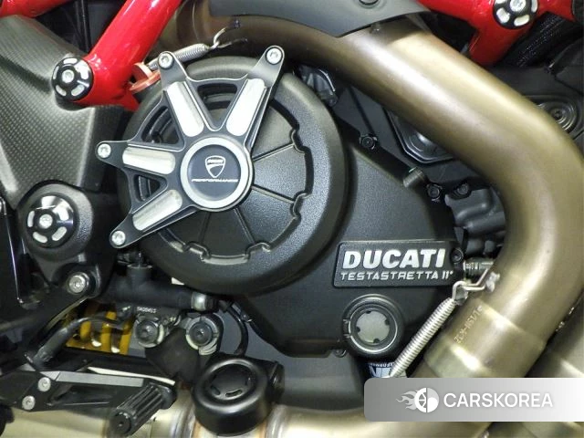 Engine photo