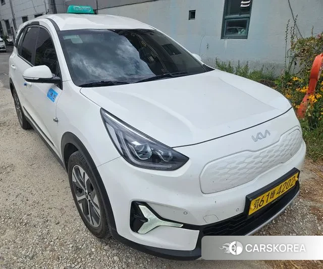 Kia Niro Plus 2022 Белый из Кореи