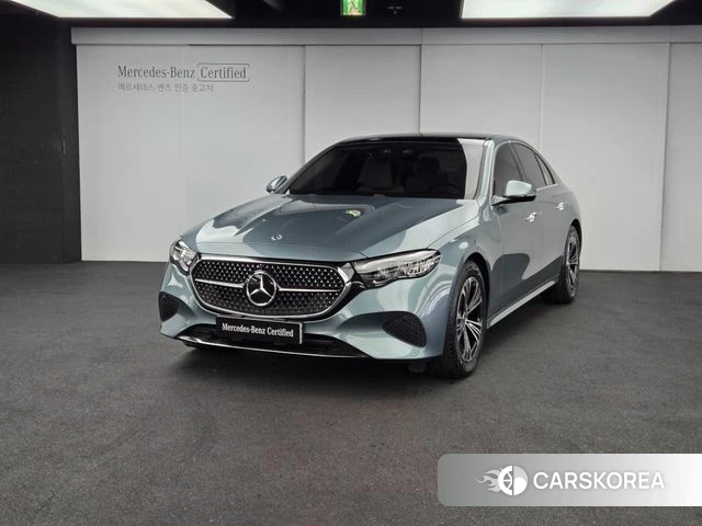 Mercedes-Benz E-Class W214 2025 Синий нефрит из Кореи