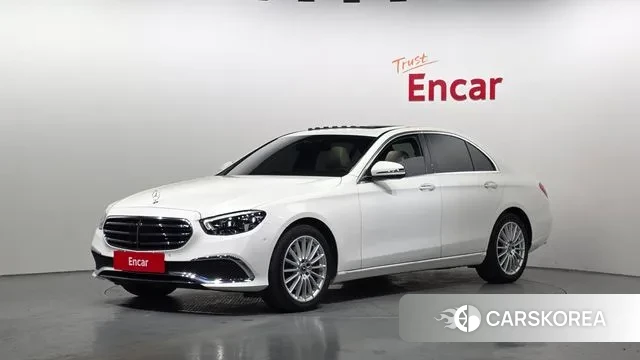 Mercedes-Benz E-Class W213 2021 Белый из Кореи