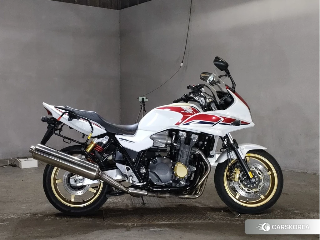 Проданный Honda CB1300SF BOLDOR 2014 из Японии