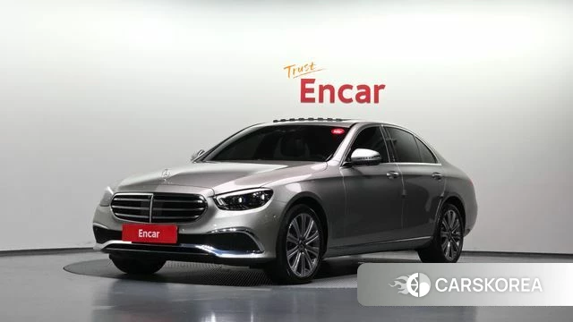 Mercedes-Benz E-Class W213 2022 Песочный из Кореи