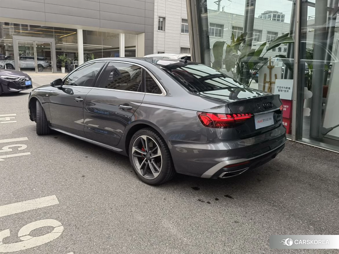 Audi A4L 2020 Темно-серый из Китая